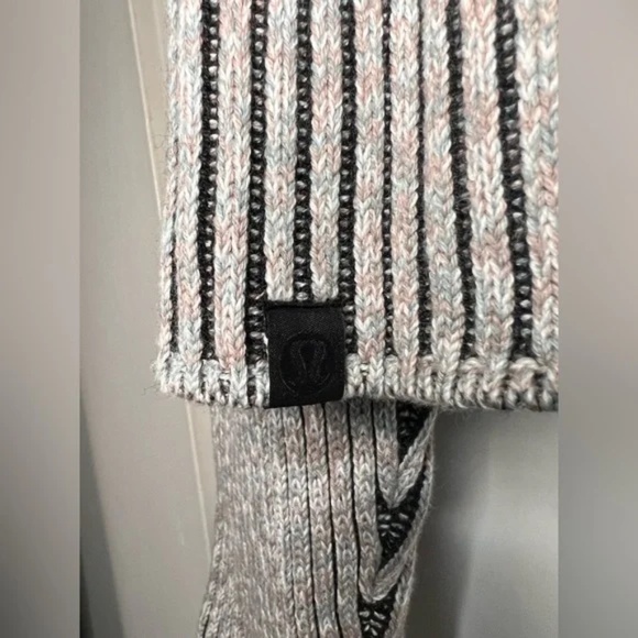 Lululemon Cotton-Cashmere Blend Mock Neck Sweater - Size 10 - Picture 6 of 10